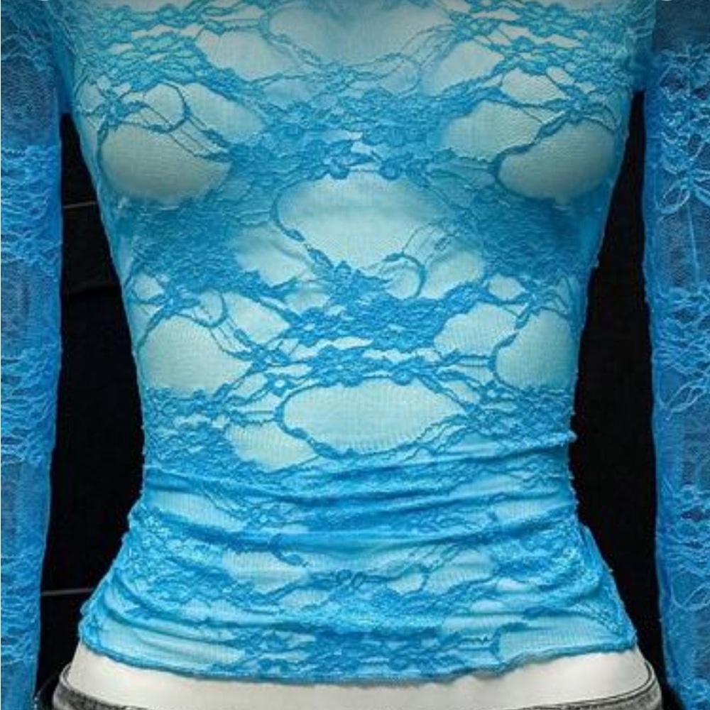 Sheer layering tops and floral - Picture 9 of 15
